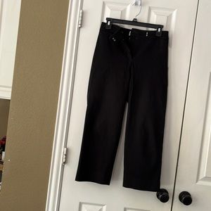 LOFT Ladies black cropped pants. 4P